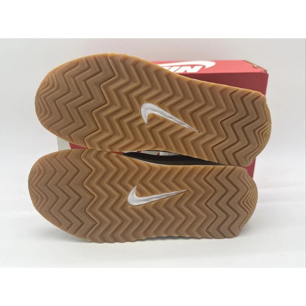 Size 7.5 - Nike Pacific Grain Black Gum W